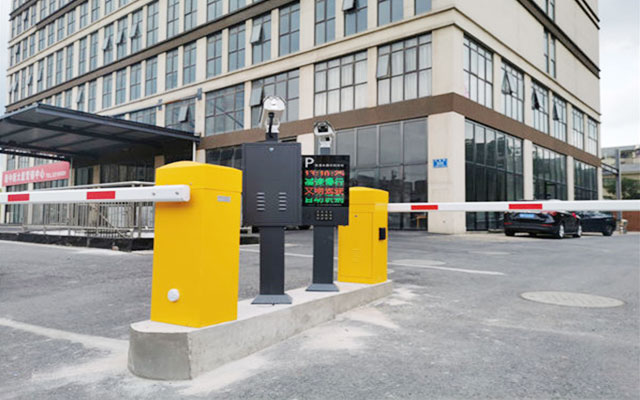 湖南長沙株洲湘潭道閘安裝案例