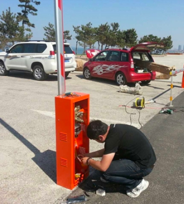停車場道閘設備施工現場