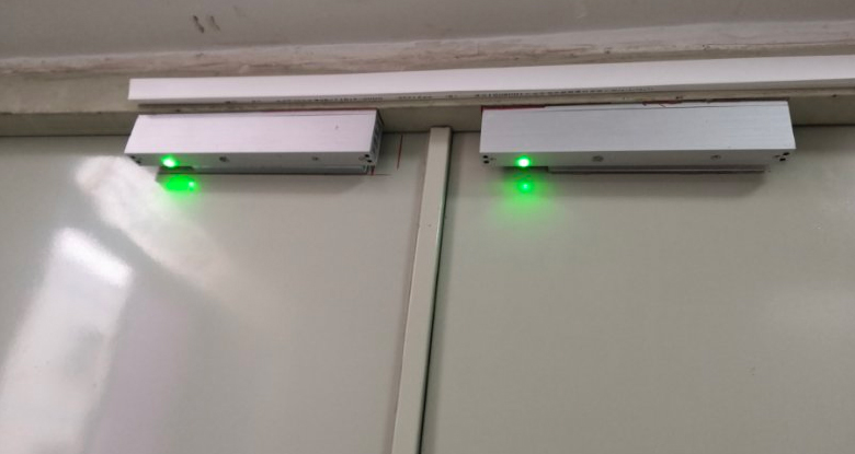 出入口吸附式雙門禁系統